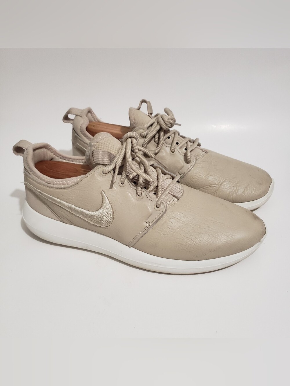 Nike Roshe Two Leather Premium Sail Off White Women’s Size 10 881187-101 Shoes..